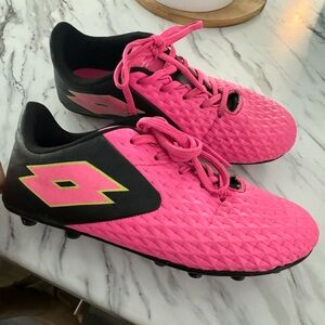 ⚽️ Women’s Pink Soccer Cleats ⚽️